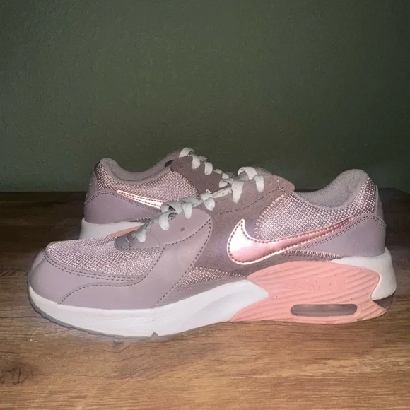 Nike Air Max Excee Running Sneakers size 7Y or women’s 8.5 - Picture 3 of 9